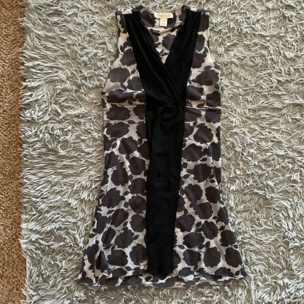 WhiteHouseBlackMarket grey black floral mini dress